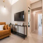 The Rent - Modern Two-bedroom In Esquilino Area *