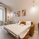 The Rent - Modern Two-bedroom In Esquilino Area Appartement