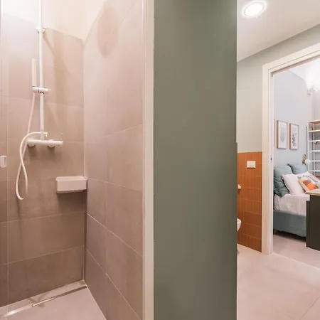 The Rent - Modern Two-bedroom In Esquilino Area Apartment Rome