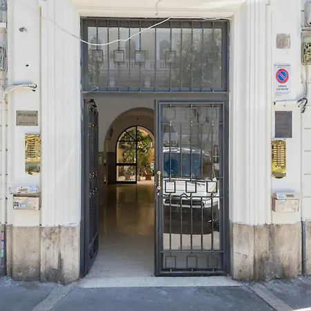 The Rent - Modern Two-bedroom In Esquilino Area Rome
