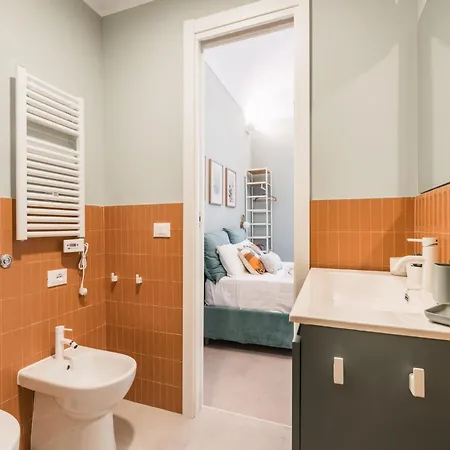 The Rent - Modern Two-bedroom In Esquilino Area Apartment Rom