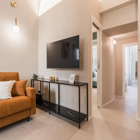 The Rent - Modern Two-bedroom In Esquilino Area *