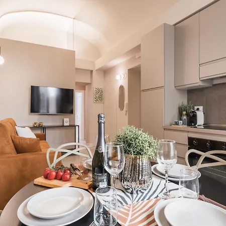 The Rent - Modern Two-bedroom In Esquilino Area Apartment *